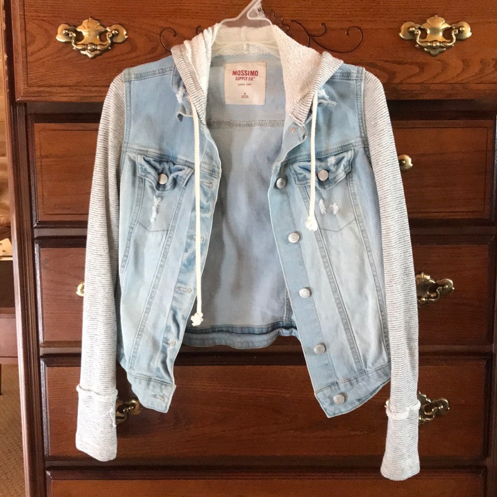 Missimo supply sweatshirt, Jean jacket.